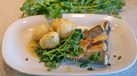 stegt hornfisk med kartofler og spinat